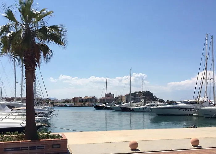 Scarlet Apartman Denia